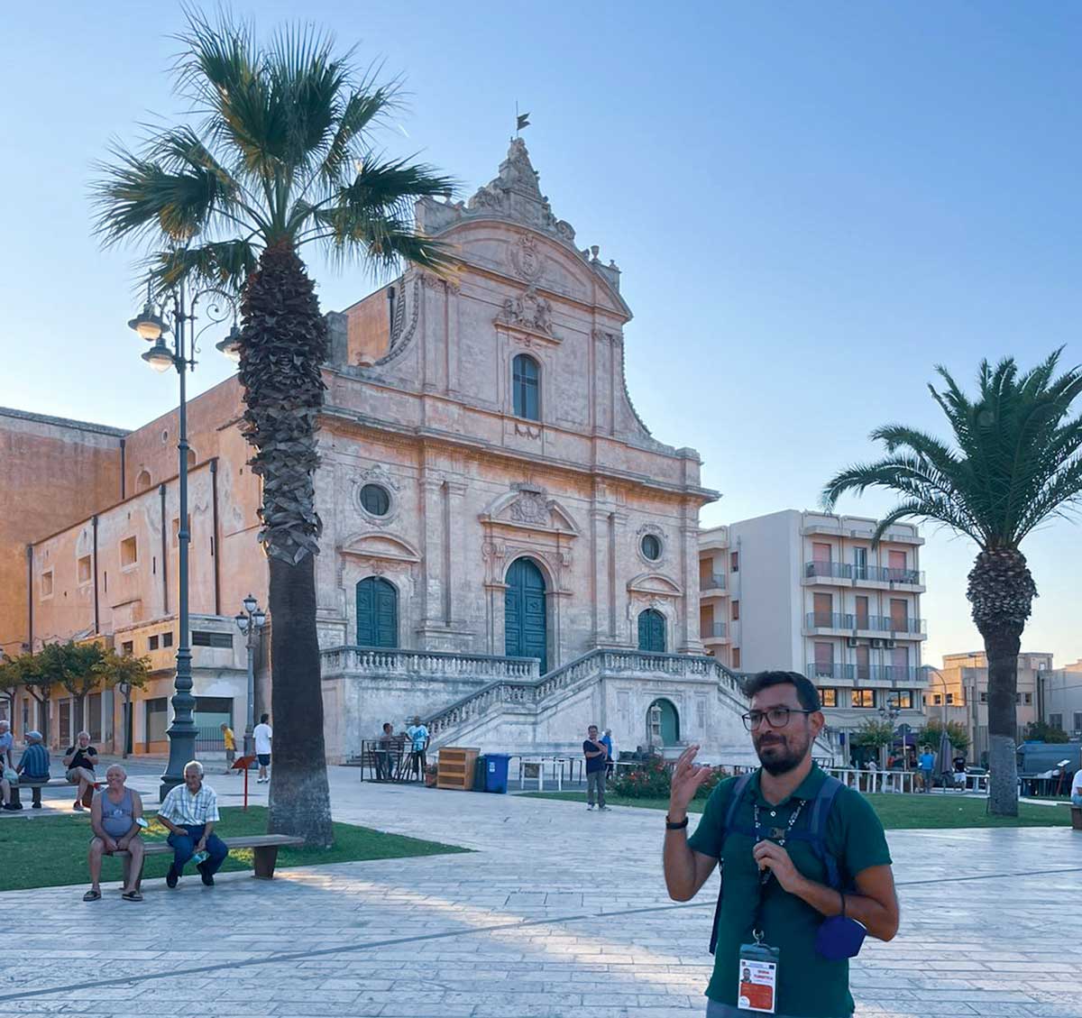 Ispica, piazza e chiesa di San Bartolomeo
